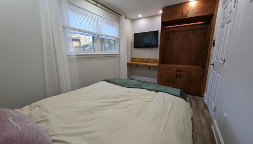 Modern Luxe Family & Groups Friendly Bungalow with Patio & Workspace - Foto 5, wardrobe