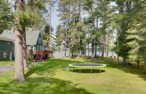 Dock and Views Lakefront Family Home in Conover! - Foto 39