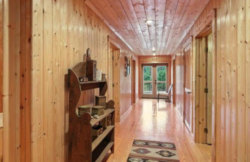 Secluded Mountain Retreat with Stunning Views home - Photo 14