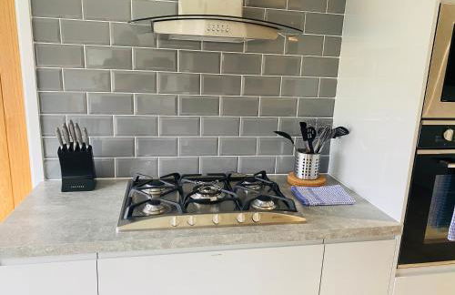 Modern Family Home with Off-Road Parking - Foto 14