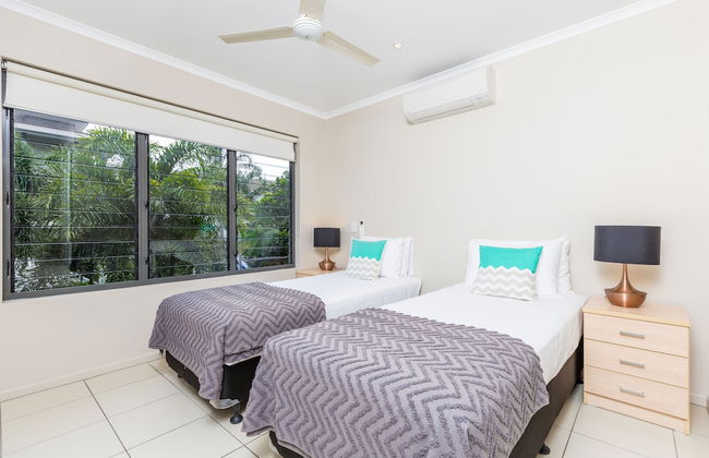 Sea Point On Trinity Beach - Photo 7