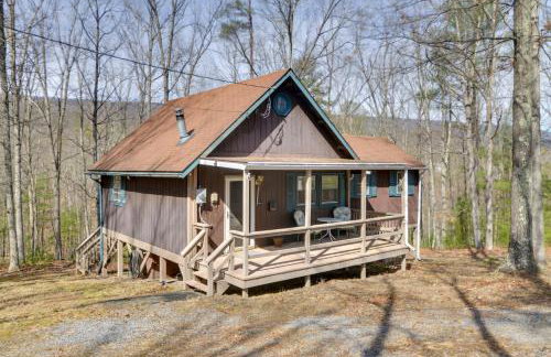 Mountain Retreat with Loft, Fire Pit, and Grill - Foto 1