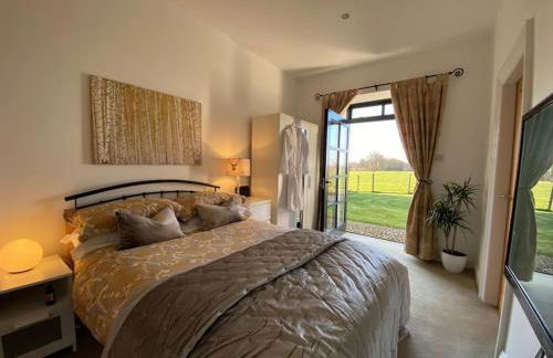 Courtyard Cottage - Photo 28