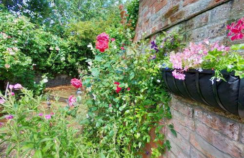 Rose Cottage, 2 Bedroom Cottage with character, near Southwold - Photo 20