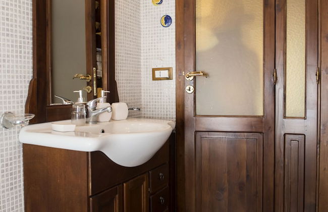 Sabrina Suite - Photo 28