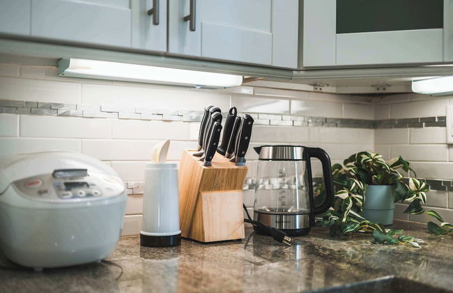 Spacious Retreat w Modern Decor and Private Yard - Photo 23