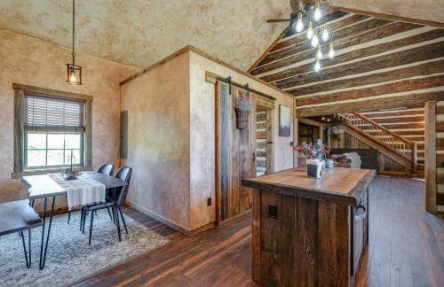 Bedford Cabin with Porch, 5 Mi to Historic District! - Foto 11