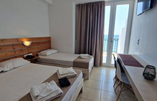 Edelweiss Rent Rooms-Rent a Car - Foto 8