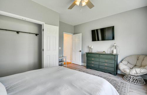 Bright and Elegant Home in High Point with Deck! - Foto 22