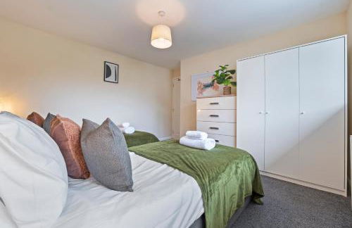 Spacious 3-Bed Home with Driveway Parking - Gloucester - Foto 14