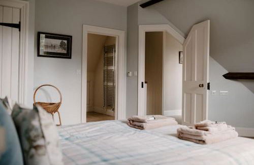 Manor Estate - Two Accommodation Wings - Sleeps 14 - Foto 33