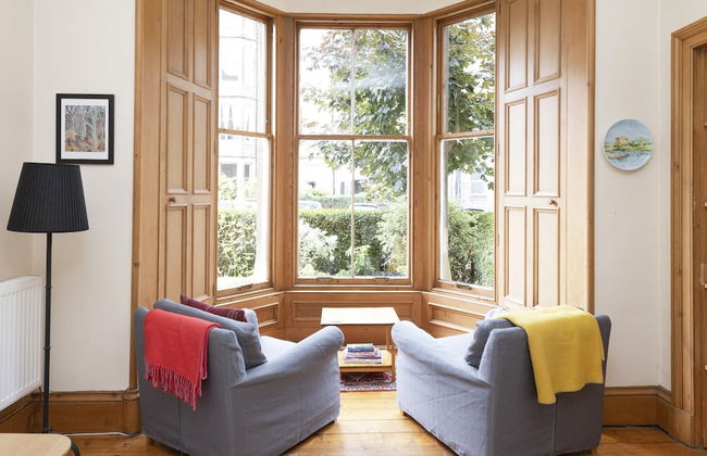 JOIVY 3-Bed Meadows Flat Near Castle & Royal Mile - Photo 14