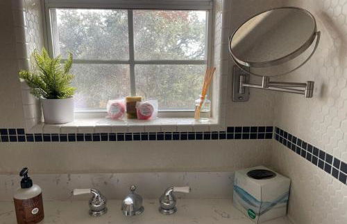 Hill Country Cabin with hot tub and dog friendly - Foto 14