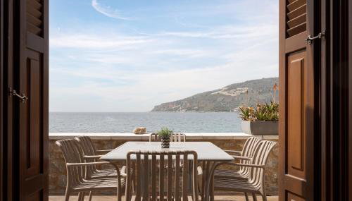 Aura Seafront Villa - Foto 1