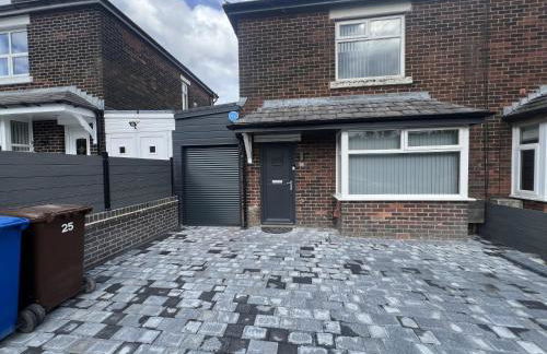 Whole house -Sleeps4-Parking-Garden-BikingHiking - Foto 11