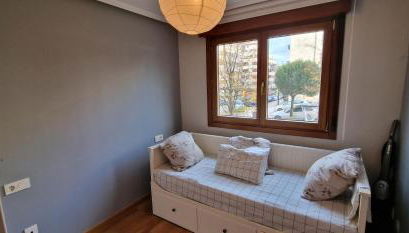 Balmes 8 - Para 6 pax céntrico y Plaza de garaje - VUT-4831-AS - Foto 2