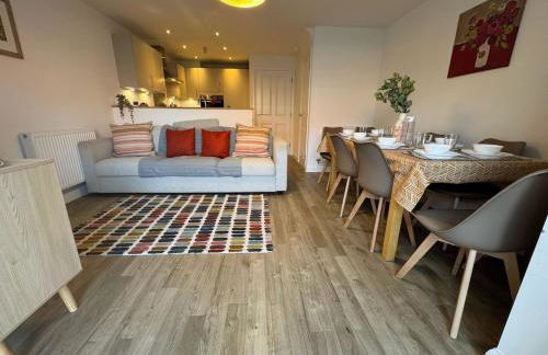 #53 Stylish 4 Bed Home 2 Full 1 Half Bath Free Parking - Foto 34