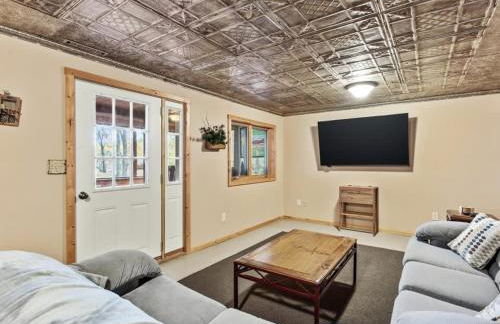 Winter Hideaway Lakeside Cabin Snowmobile - Foto 27