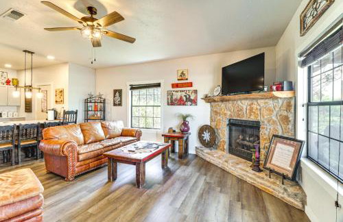 1 Mi to Lake Pet-Friendly Cabin in Strawn - Foto 1