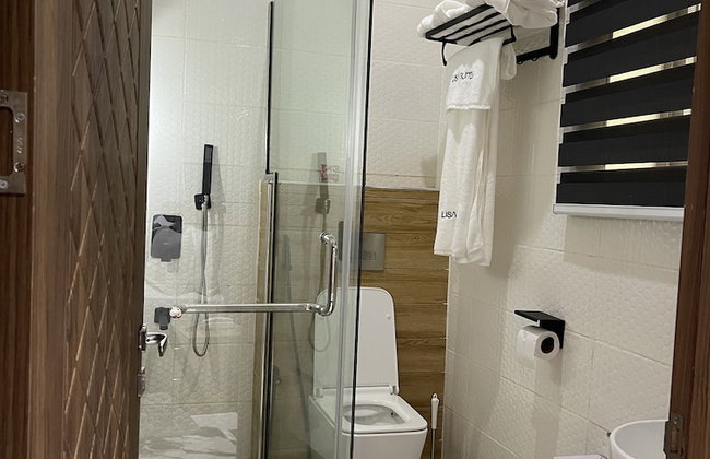 Lisa Suites - Photo 32