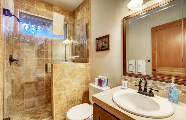 Stunning Forest Retreat - Walk to Upper Truckee River! - Foto 21