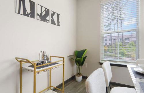 3BR King Bed Balcony North Raleigh - Foto 17