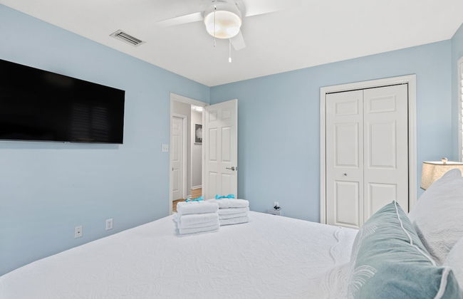 Sunshine House! 3BR 2BA Sleeps 9! Your Perfect Retreat for Comfort and Style - Foto 4