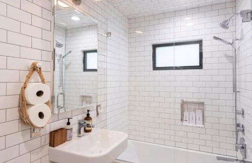 Channel Islands Beach Retreat - Photo 21