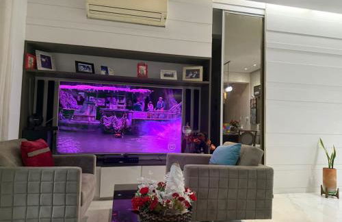 Apartamento completo com 3 SUÍTES - Piscina, Academia, Varanda Gourmet com uma vista privilegiada - Hospedagem à altura da COP30 - Foto 7