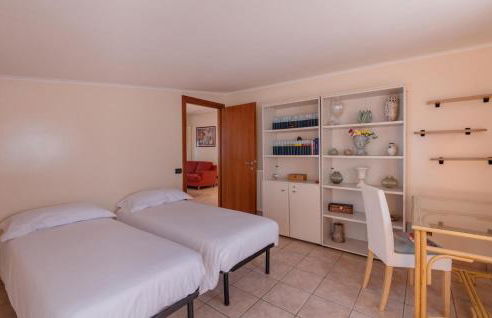 4 Bedroom Lovely Apartment In Nerola - Foto 33