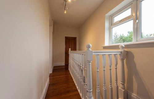 Charming Cottage Stunning Views - Pass the Keys - Foto 28