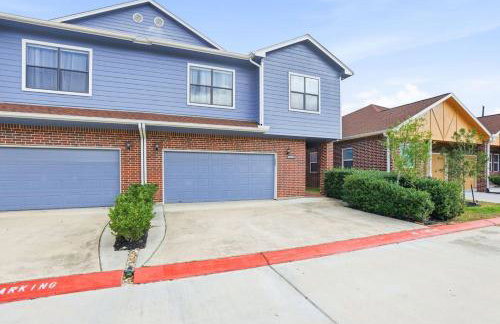 O18B Spacious 3BR Home Sleeps 10 With 2 Living Areas - Foto 3