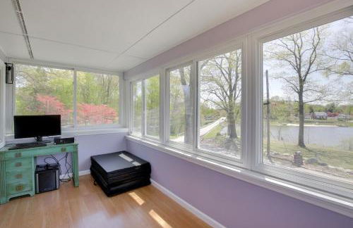 Lake Carmel Access Waterfront Home with Deck! - Foto 26