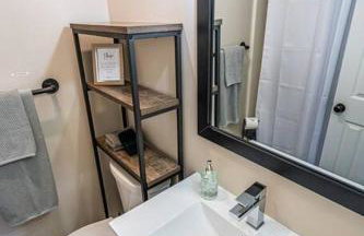 NEW Fully stocked luxury home close to I65 and I72 - Foto 29