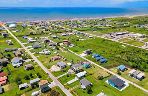 Cozy and charming getaway with deck, close to beach - Foto 39