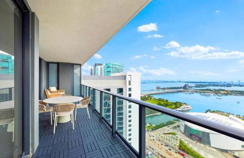 From 43th Floor a Luxury Condo Awaits For You! - Foto 48