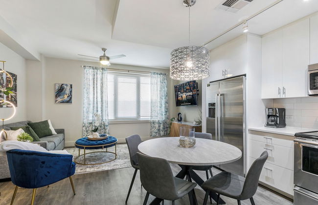 Elegant Condo - Near French Quarter & Bourbon St - Photo 4