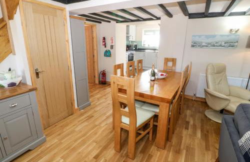 Min-y-rhos - Photo 8