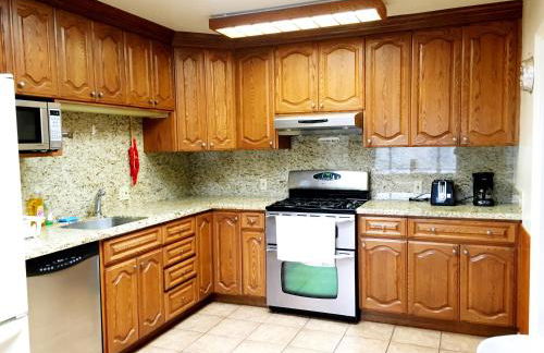 Private Unit / Private Bathroom Near BART & SF - Photo 23