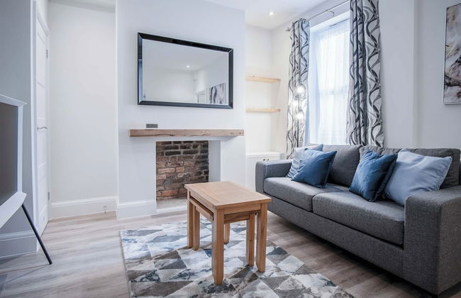 Fleet Street - 2 Bedroom - Swansea - Photo 25