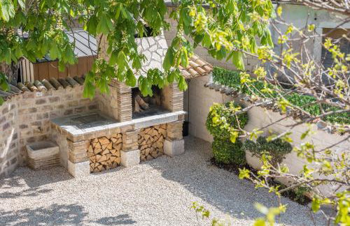 Casa Viktoria with private garden and BBQ - Foto 16