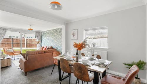 Grab a Deal Today! Massive Home For Contractors & Parking for 4 - Foto 5