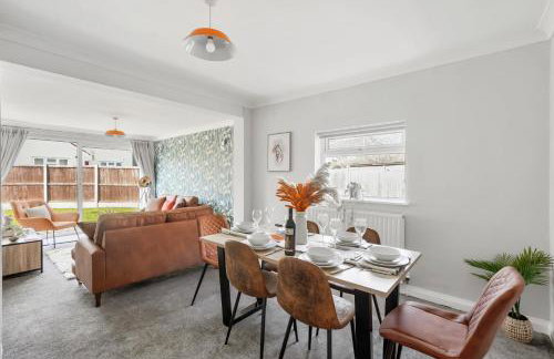 Grab a Deal Today! Massive Home For Contractors & Parking for 4 - Foto 5