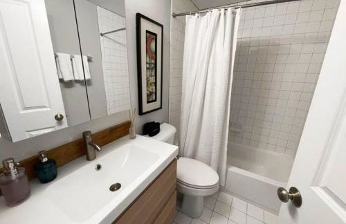 Full Building Huge Downtown Retreat Walkable to Everything - Foto 46