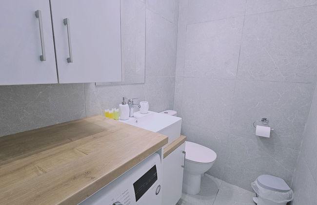 145 NIC - Stay Historia Apartment - Photo 18