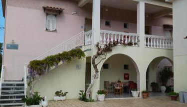 Canditas Studios - Photo 2