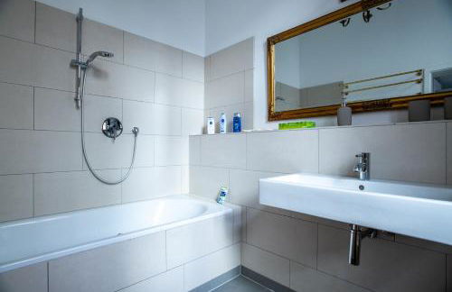 Alt-Berliner Eckkneipe - "Feuchte Ecke" - Foto 34