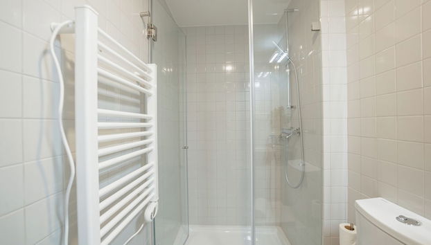 Home with a Pool by Vacationy - Foto 4, Baño