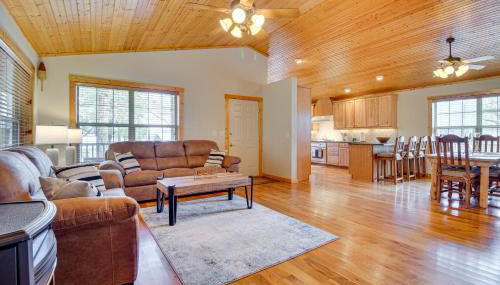 Norfork Lake Access Cabin with Deck and Water View! - Foto 5