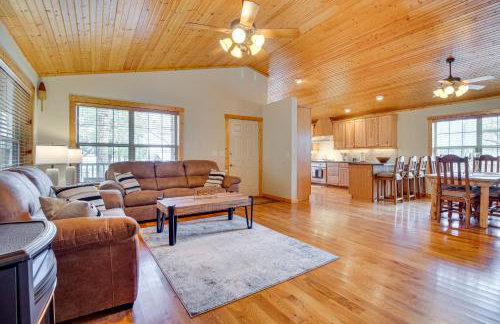 Norfork Lake Access Cabin with Deck and Water View! - Foto 5